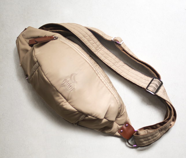 少し大きくなったお子さまを抱っこできるバッグ＂N/ORN＂ のNEW MODEL