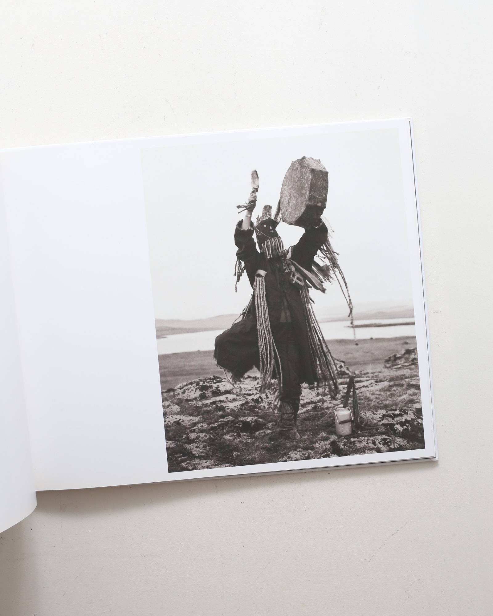 Smoke Line | 津田直 | nostos books ノストスブックス