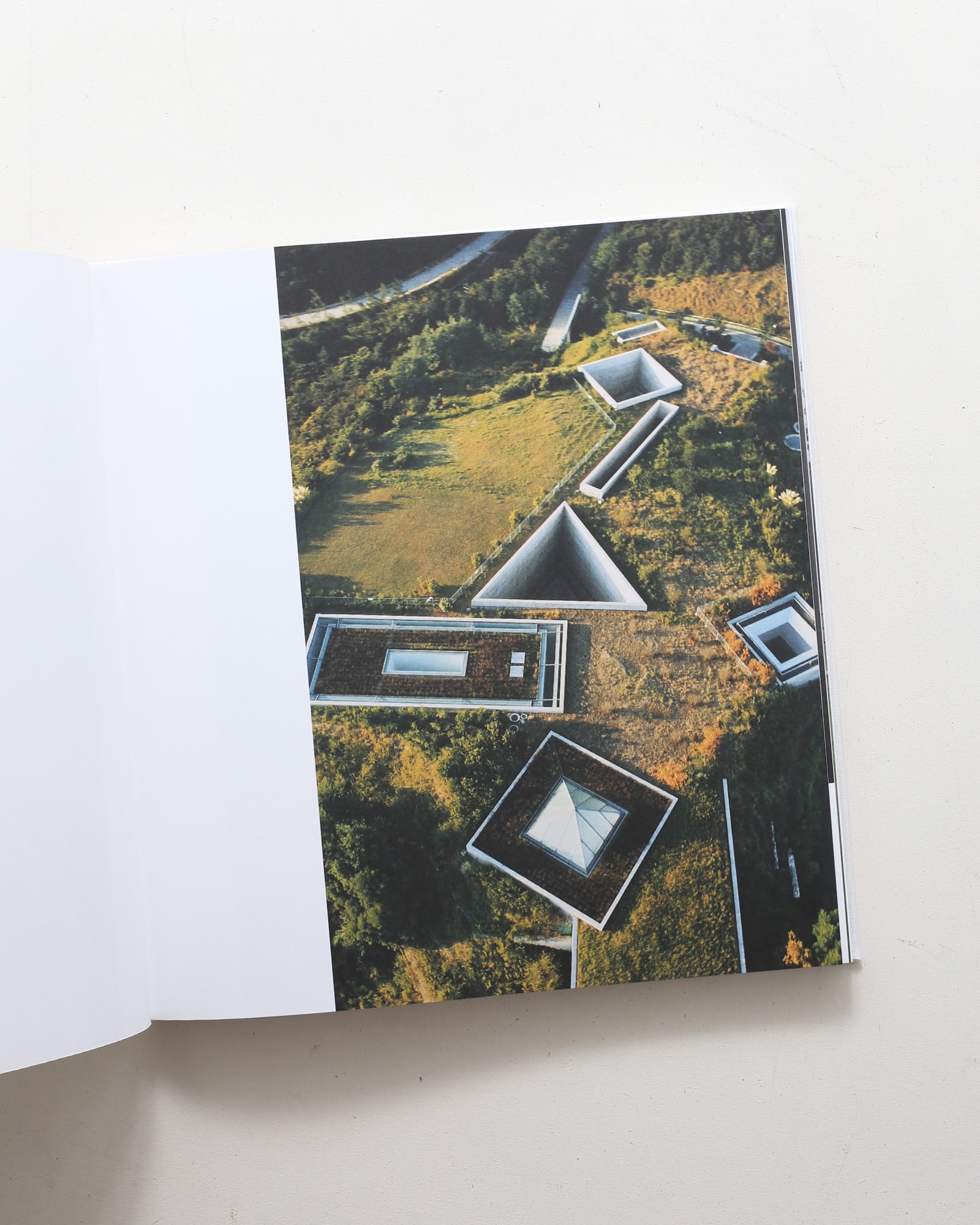 Naoshima Nature, Art, Architecture | Naoya Hatakeyama、Osamu