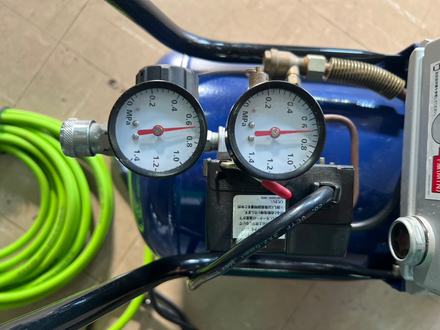 アネスト岩田 中古 コンプレッサ【100V】＊HX4004『茨城店 5729』 – 農