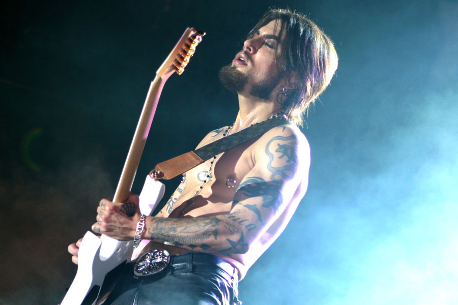 デイヴ・ナヴァロ、32年前に元恋人に殺された母親についての