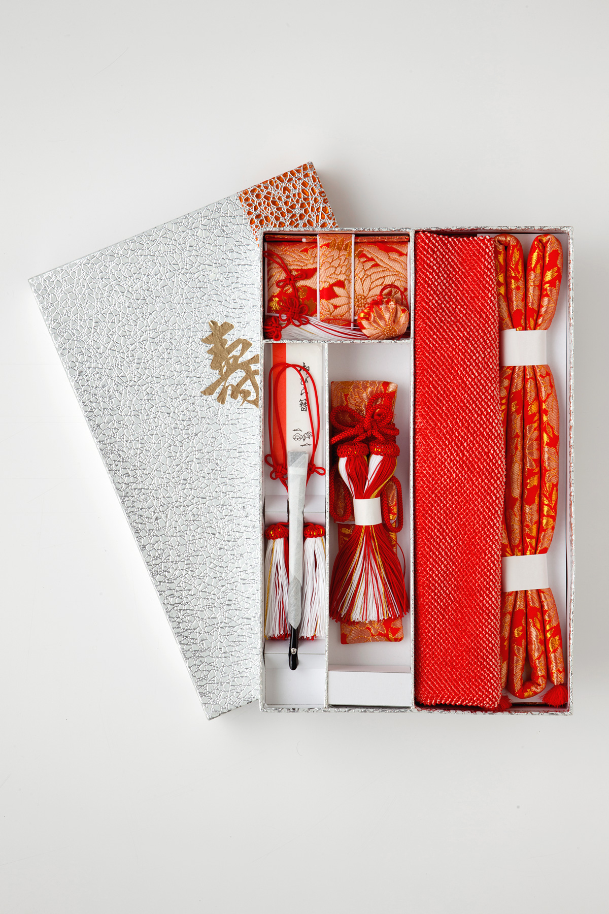 花嫁五点セット (引振袖用)｜衣装一覧｜錦屋マリエマリエ