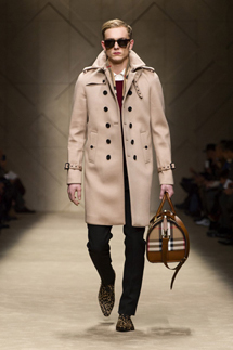Burberry Prorsum｜新作バッグ「クラッシュ」に恋する秋のバーバリー
