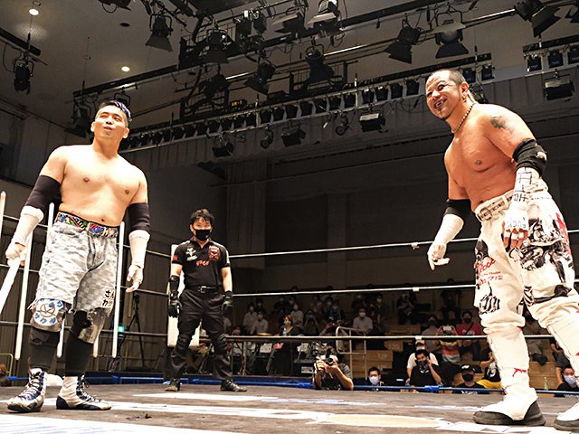 デスマッチのカリスマ”葛西純、後楽園復帰戦での死闘と笑顔の理由