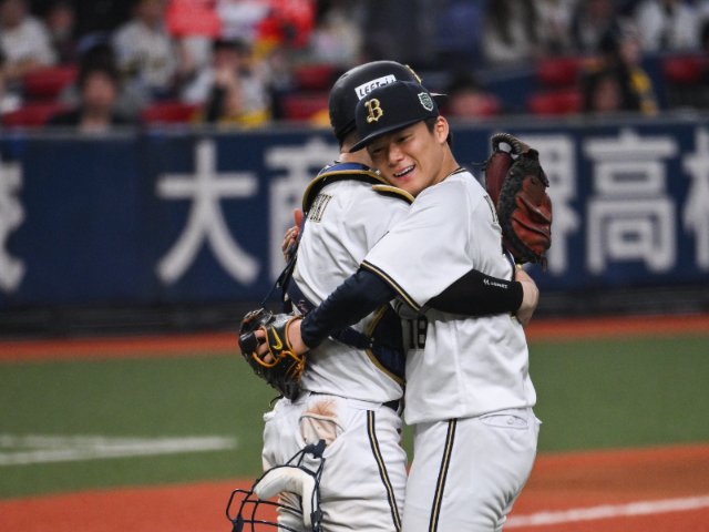 山本由伸MVP獲得「もう全部がかわいかった」若月健矢が語った“女房役”6