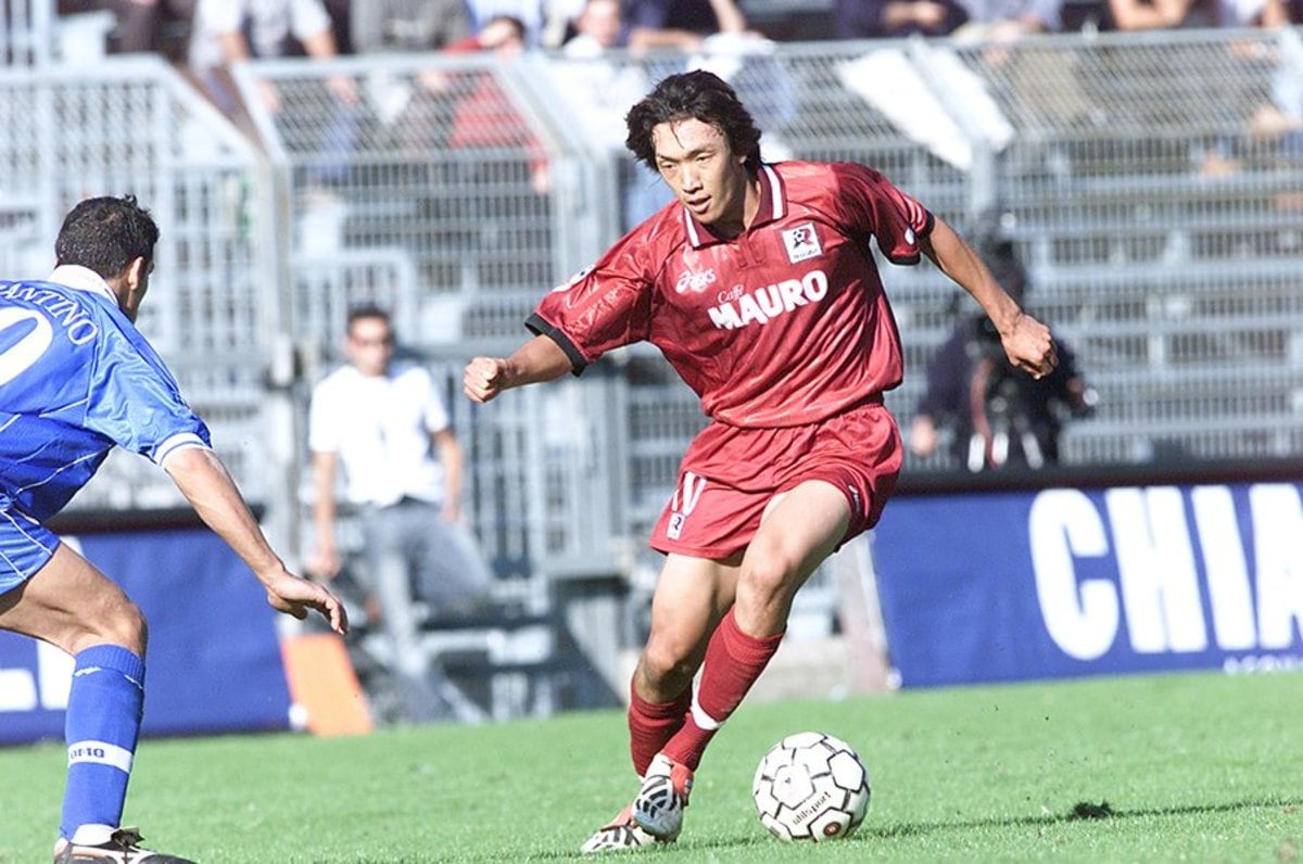 日韓W杯後、中村俊輔のセリエ挑戦。あの夏の南イタリアで感じた焦熱