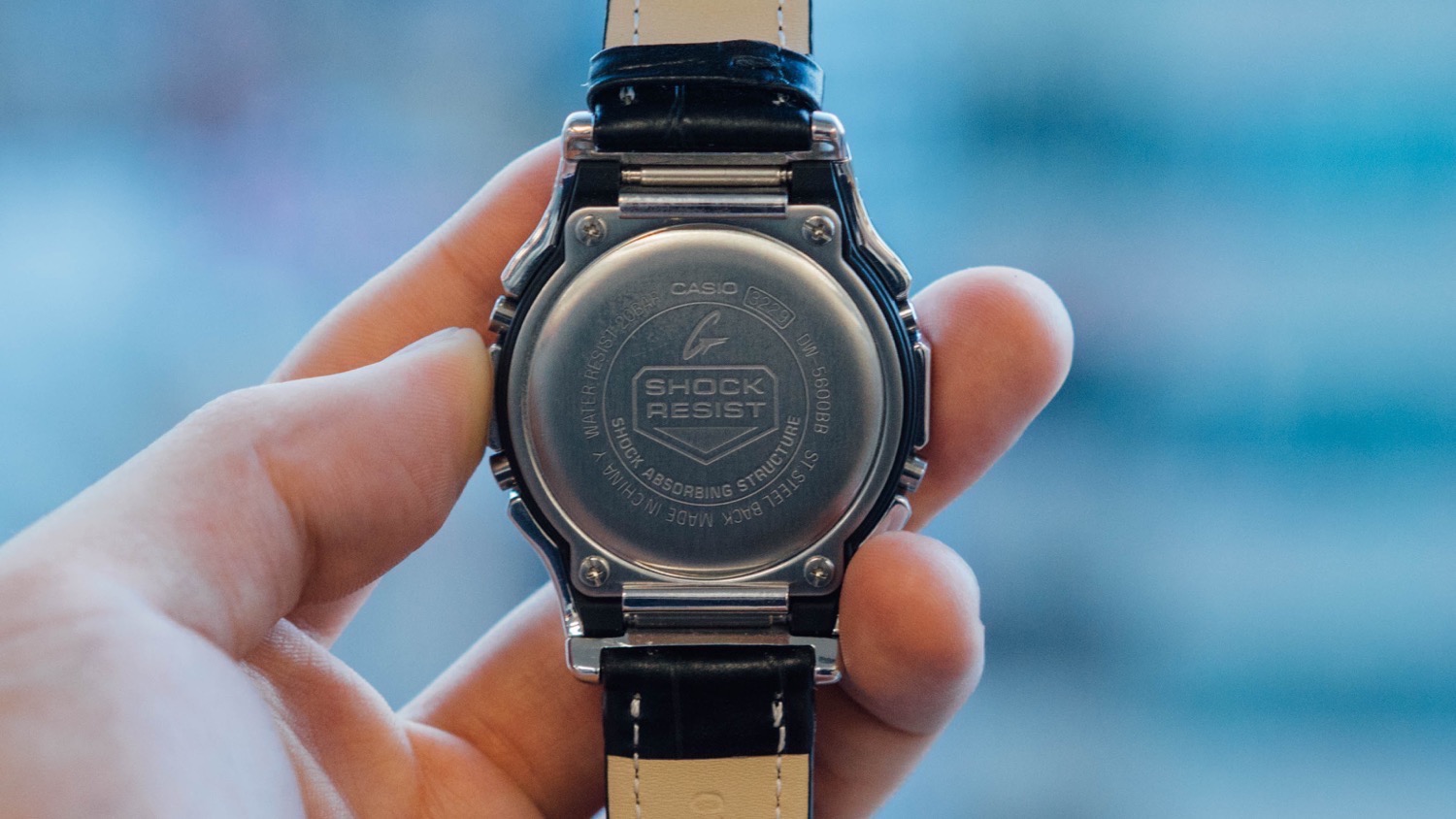 シルバーと革ベルトの最高級Gショック「DAMUE Custom G-SHOCK 5600