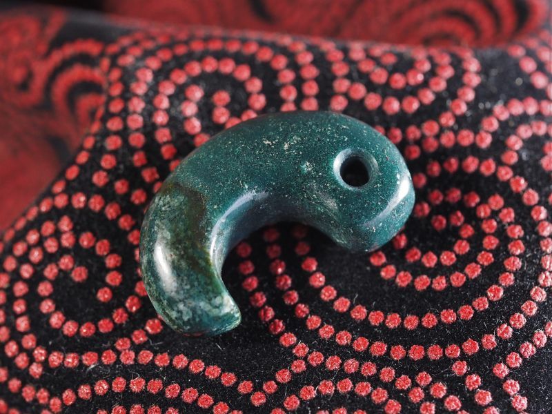 古墳時代・出雲石もどき勾玉（普通サイズ）