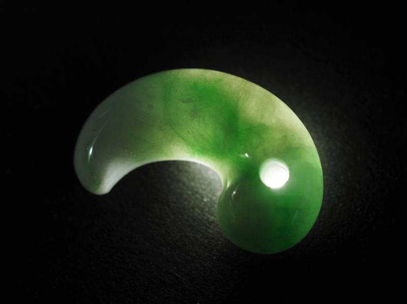 古墳時代風ヒスイ勾玉（普通サイズ）