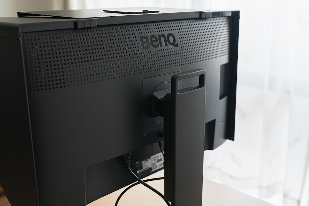 BenQ SW270C」2年目レビュー｜高コスパな写真編集向けカラー