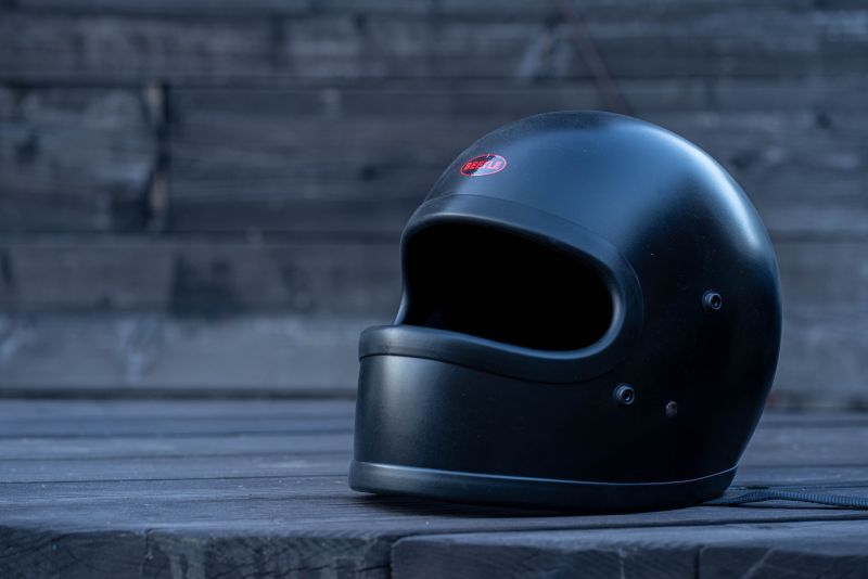 BEETLE STR FULL FACE HELMET (ブラック/黒革ダブルストラップ)