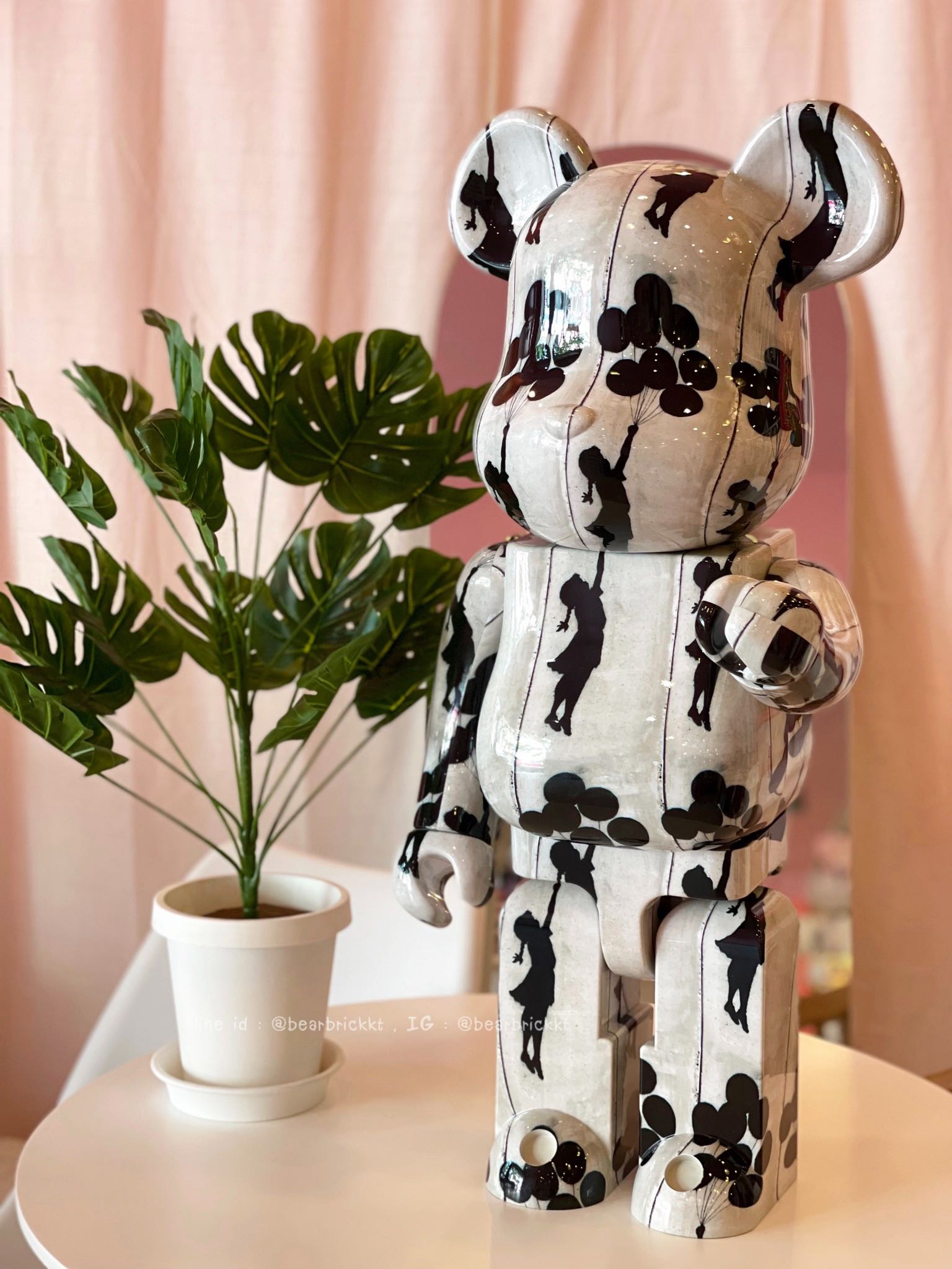 bearbrick Banksy Balloon Girl 1000% | LINE SHOPPING