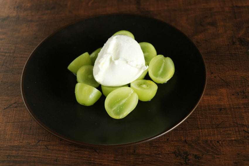 季節限定商品】2種水牛モッツァレラチーズ & シャインマスカットの