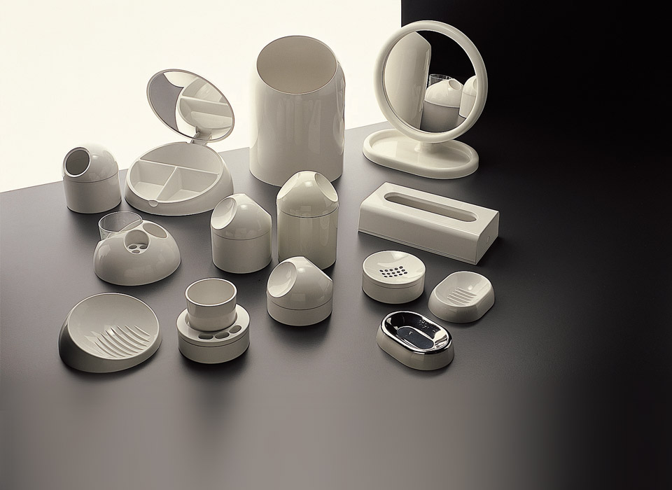 ハスイケ・マキオのストーリー | 名作家具とデザインの話