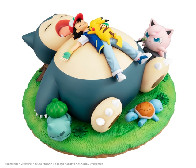 ポケモン」カビゴンと一緒にスヤスヤおやすみ、寝てるみんなにプリンは