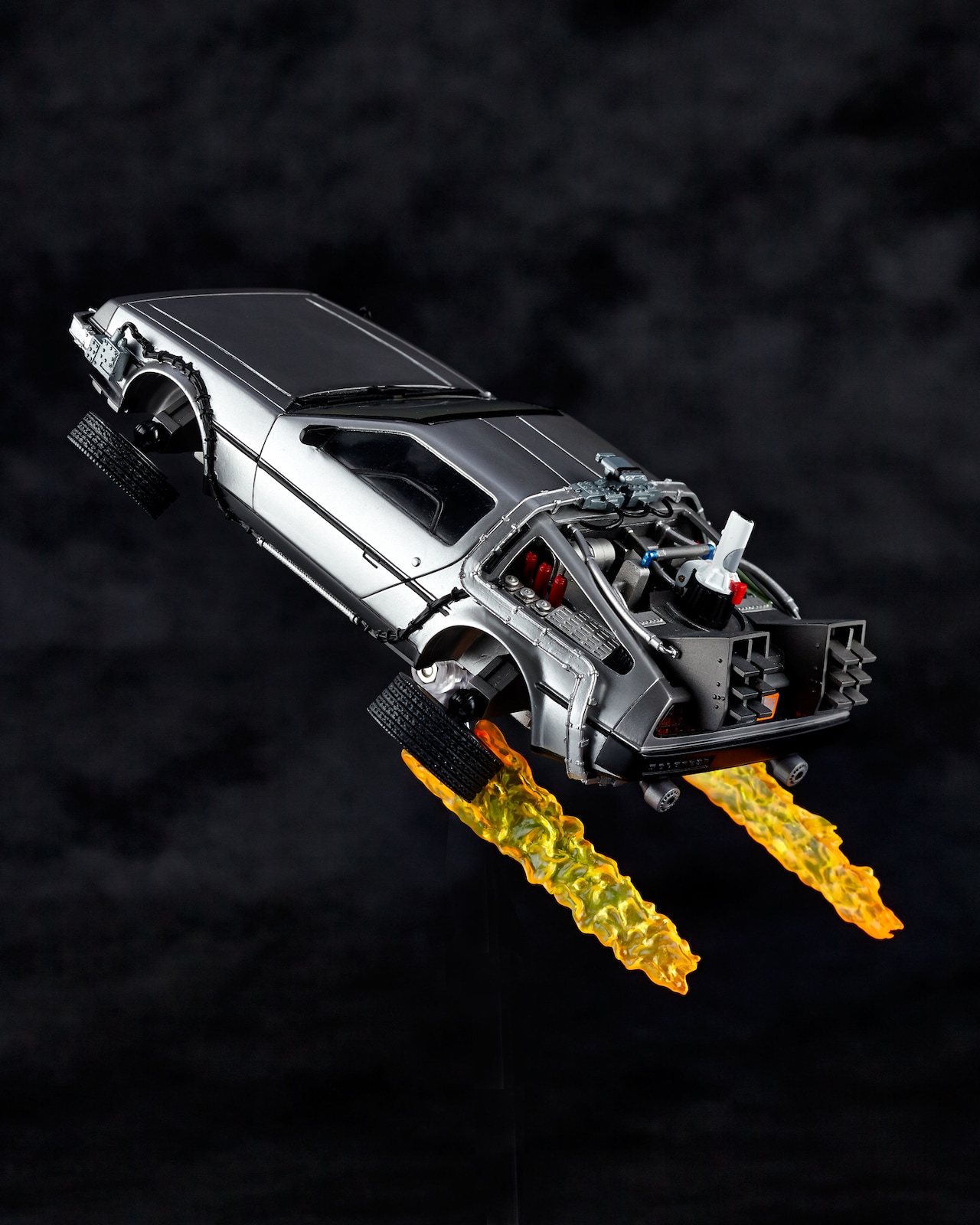 バック・トゥ・ザ・フューチャー2」デロリアン炎付きフィギュア、海洋