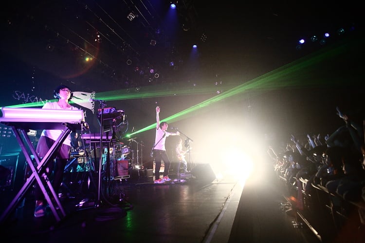 サカナクション圧巻パフォーマンスで超満員BLITZを魅了 - 音楽ナタリー
