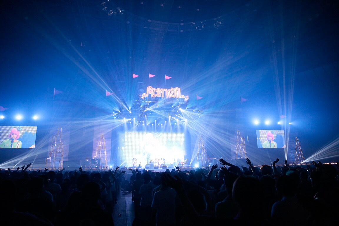 SCANDAL、大盛況の横アリ2DAYSに「帰りたくない！」 - 音楽ナタリー