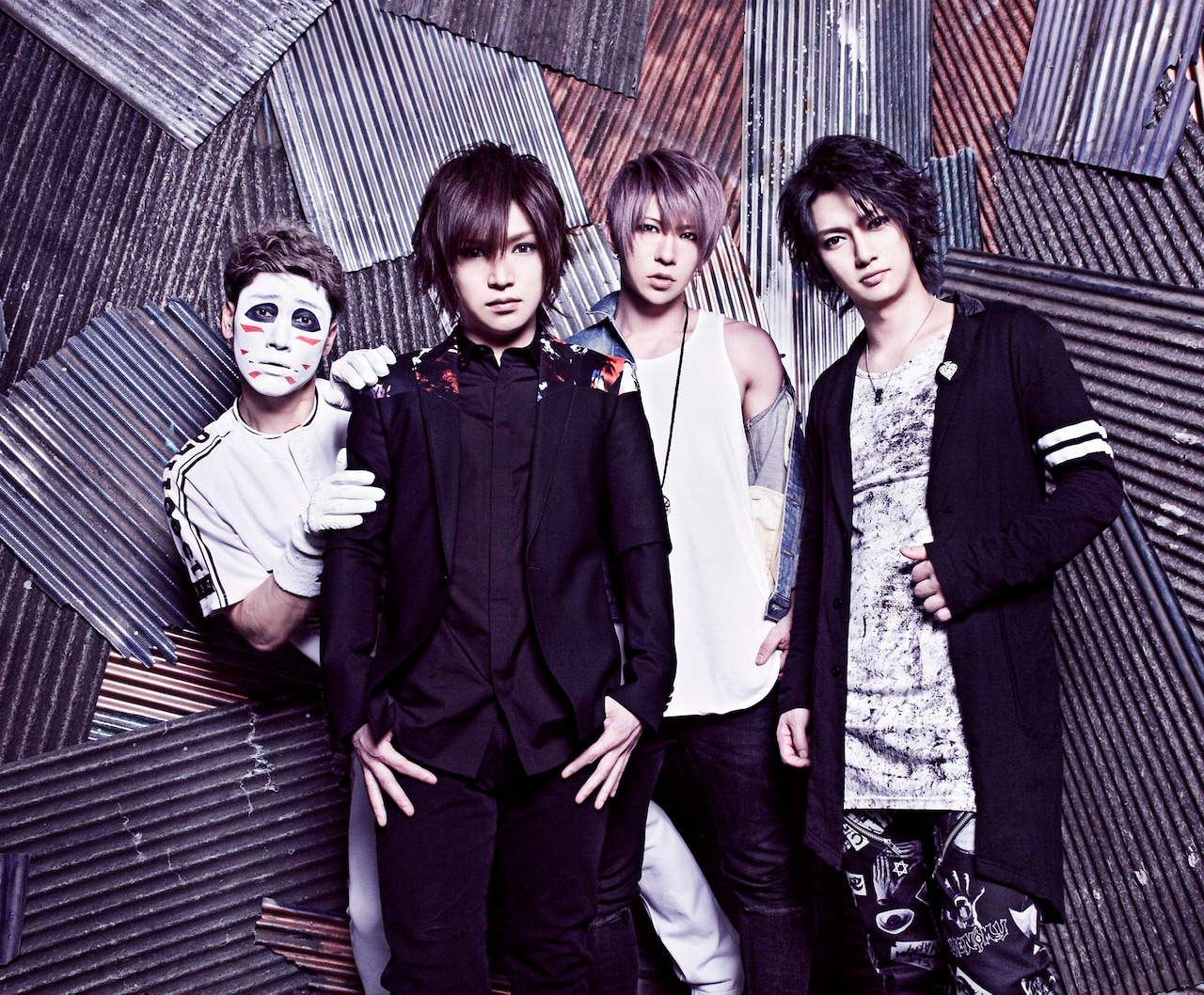 ゴールデンボンバーが廃盤3作品を無料配信、高額転売音源の価値を