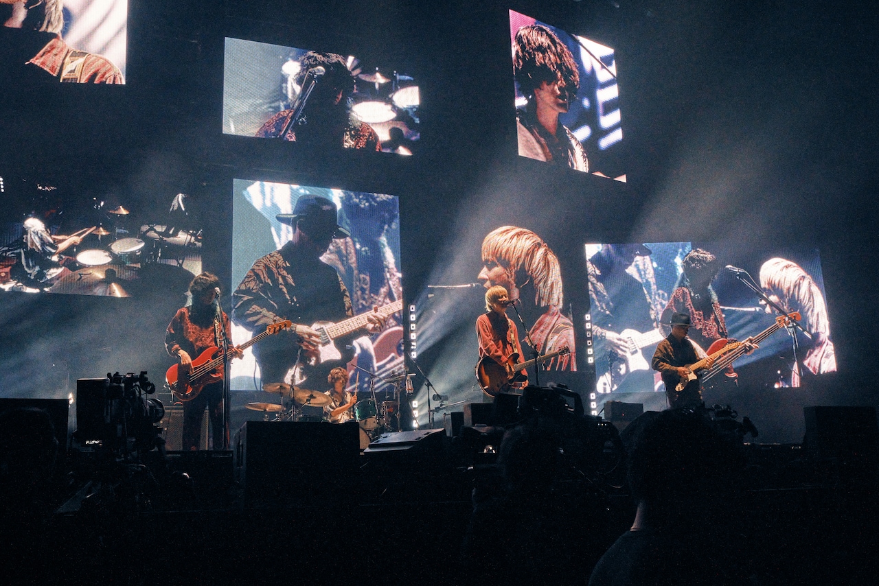 クリープハイプがKアリーナで2万人に聞く「死ぬまで一生愛されてると