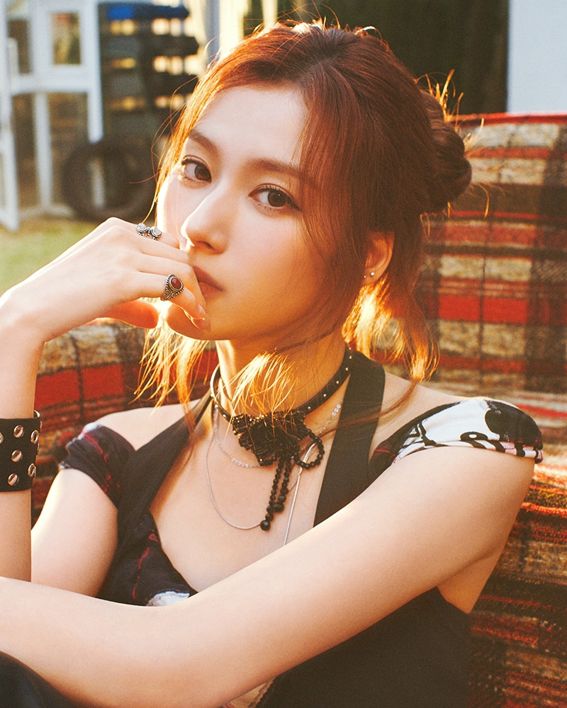 TWICE「ENEMY」SANA盤ジャケット [画像ギャラリー 9/14] - 音楽ナタリー