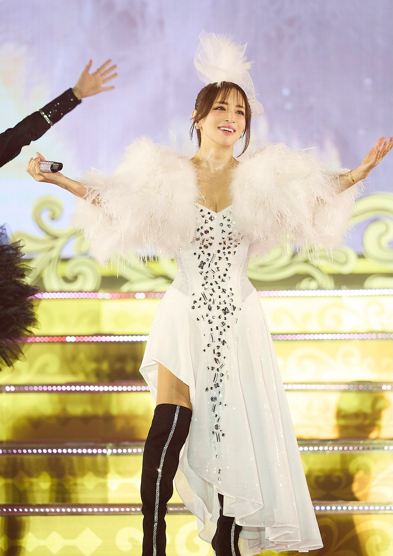 浜崎あゆみ、恒例カウントダウンでファンへ思い届ける「2025年もみんな