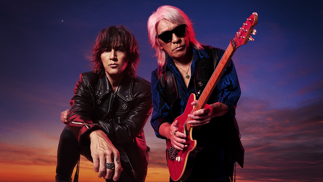 B'z、東京ドリームパーク内ホールのこけら落とし公演登場 松本孝弘は