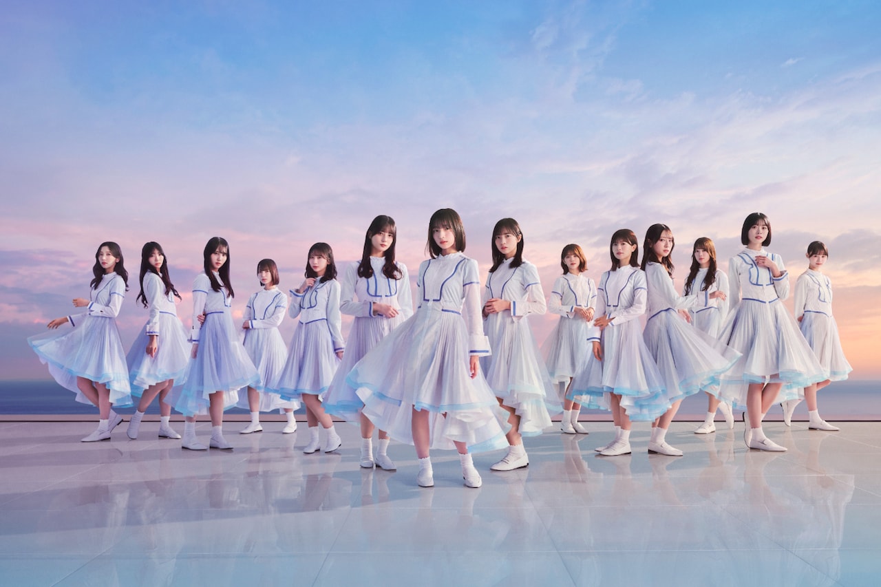 日向坂46が朝焼けを背に並ぶ新ビジュアル公開、五期生・大野愛実