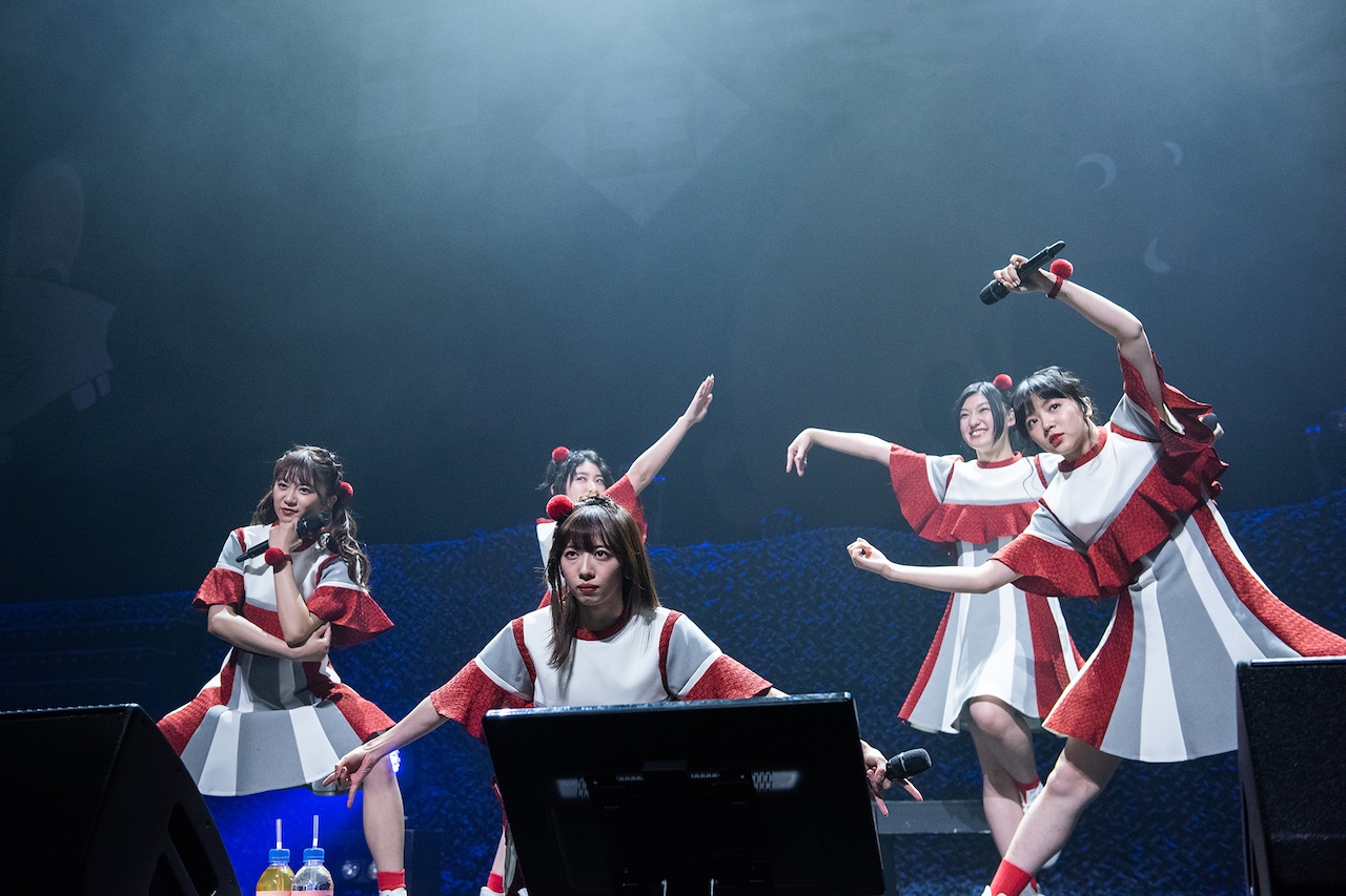 エビ中、歌い残しは年内に！初のカウントダウンでねずみ年の幕開け