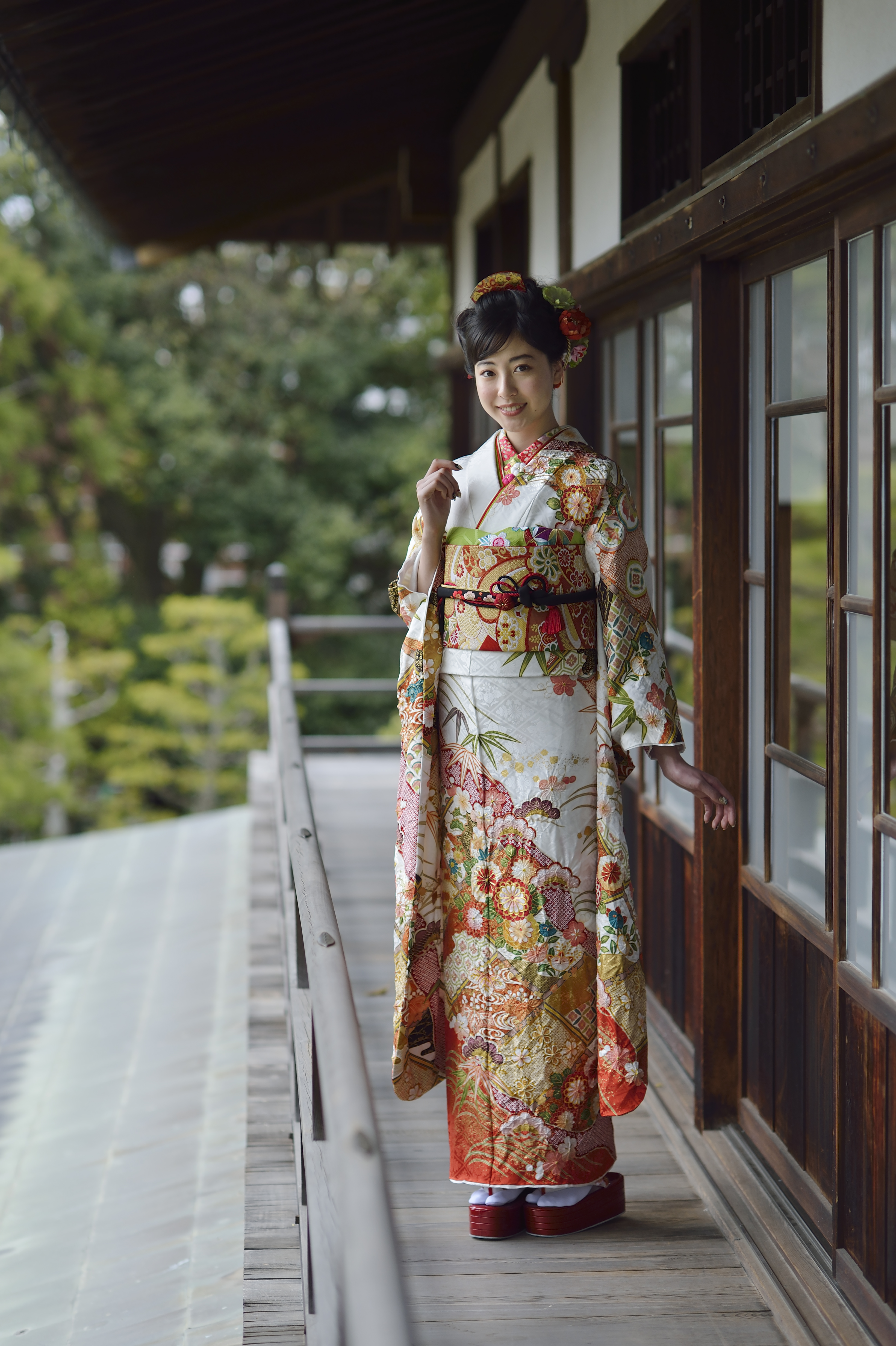 No.1903 白地辻が花絞り振袖 | 振袖、着物、ゆかた、レンタルは三重県