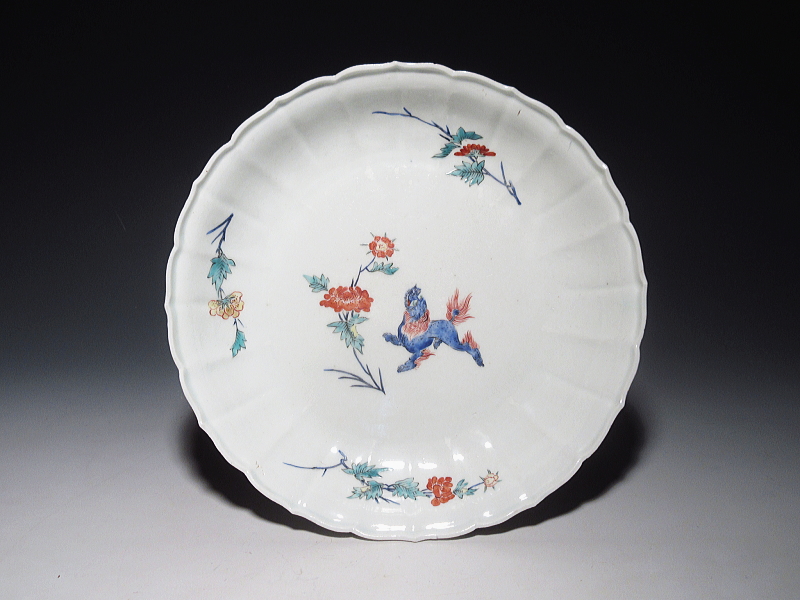 古伊万里 柿右衛門 唐獅子牡丹文 六寸強皿【延宝】 ｜ 古陶磁 大林師友堂