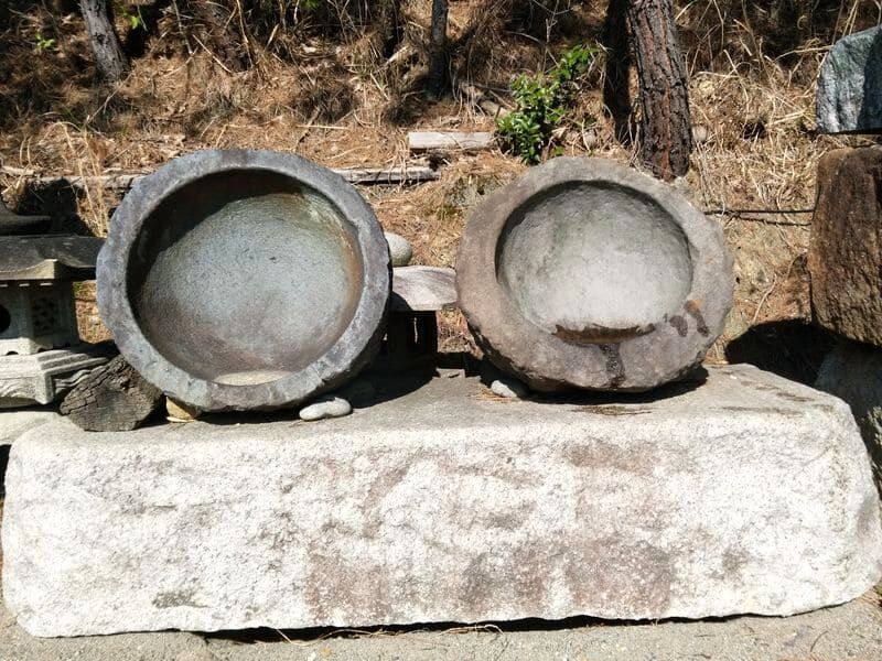 水鉢 - お庭に潤いの場所をつくるメインアイテム