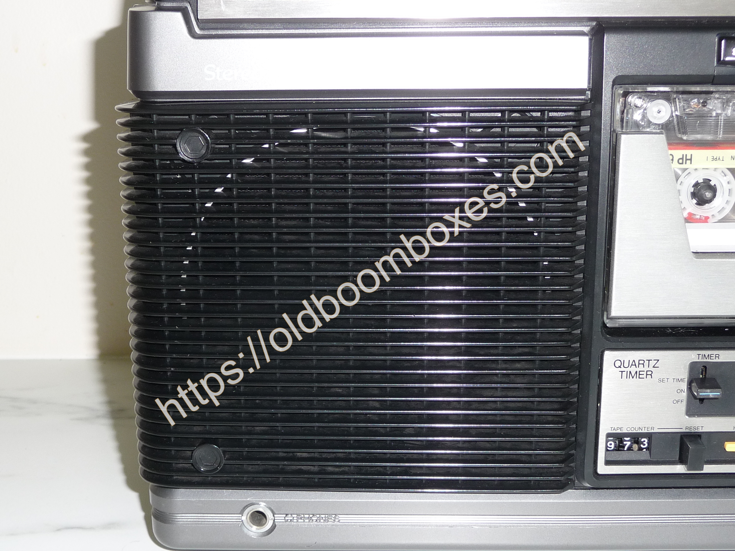 AIWA TPR-810 Stereo Radio Cassette Recorder - Old Boomboxes