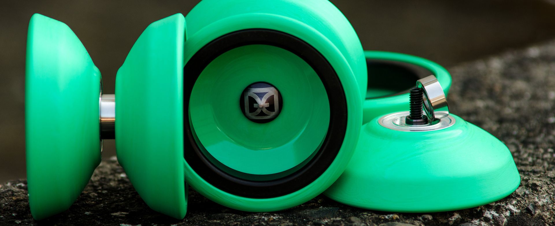 スポーツトイ・アクショントイ One Drop YoYos RALLY White/Blue Rim