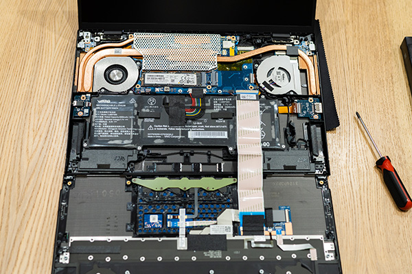 VAIO Z 分解レビュー！SSD換装 - ONE'S- ソニープロショップワンズ