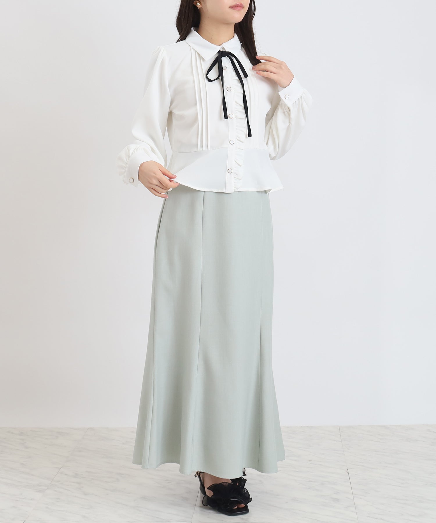 オンラインショップ先行入荷)ピンタックペプラムブラウス