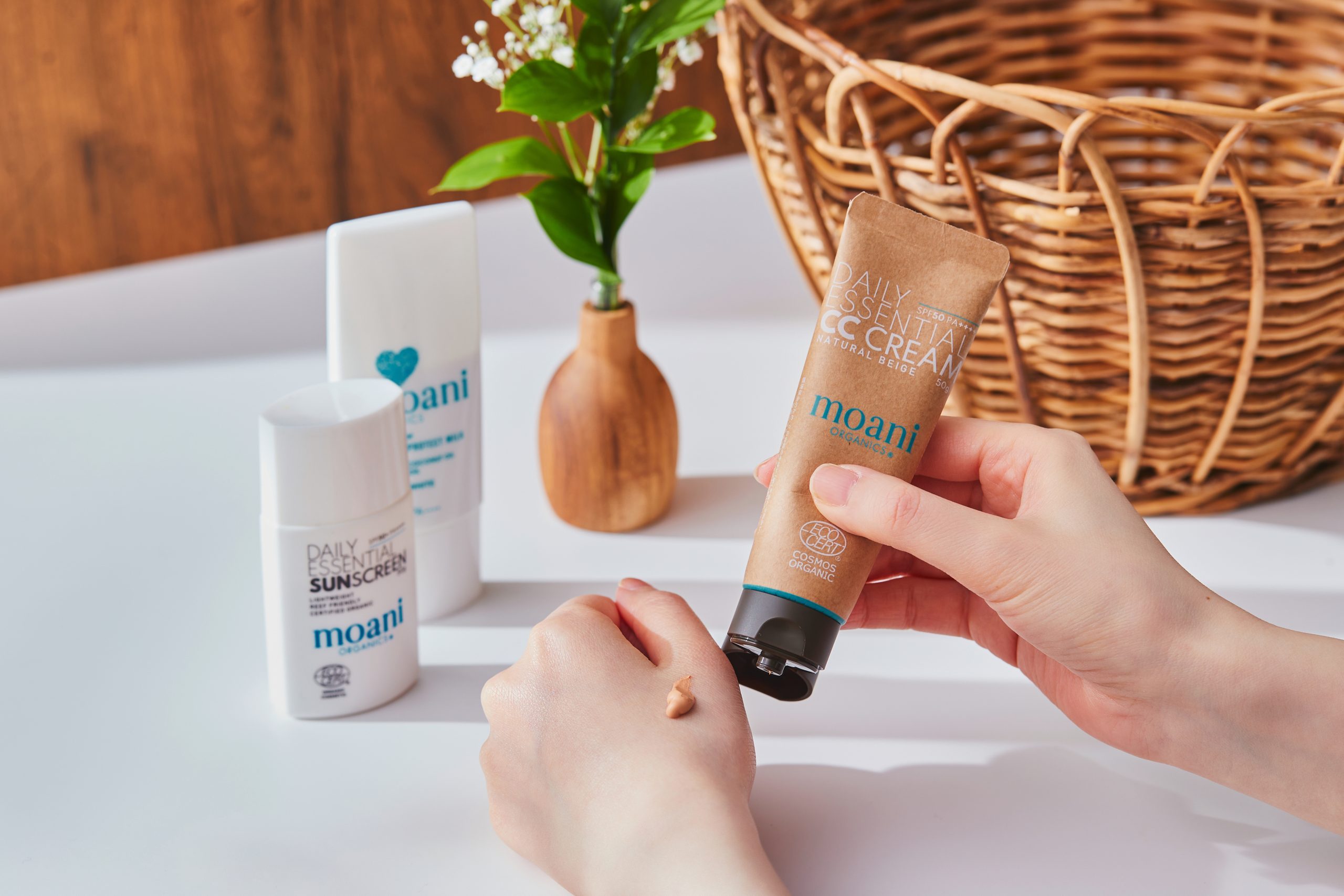 環境にも肌にも優しい紙パッケージのコスメ