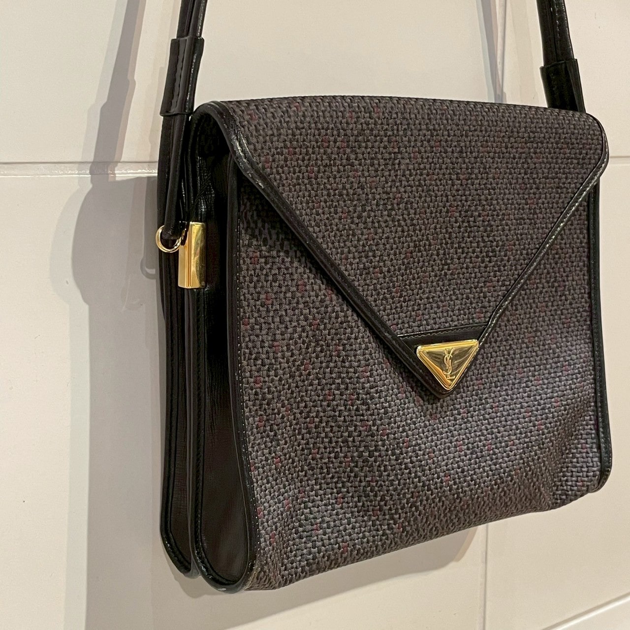 vintage YVES SAINT LAURENT(イヴ・サンローラン）ショルダーバッグ