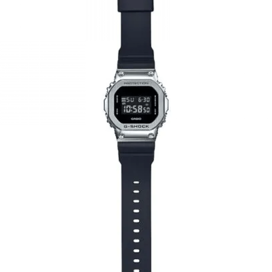 カシオ CASIO G-SHOCK GSHOCK ジーショック GM-5600-1JF メタルベゼル