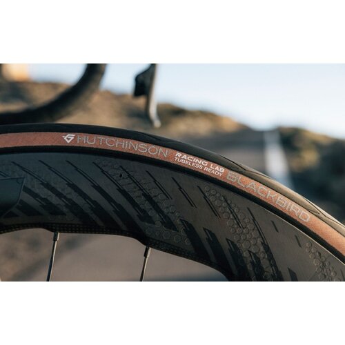 HUTCHINSON ( ハッチンソン ) クリンチャータイヤ BLACKBIRD