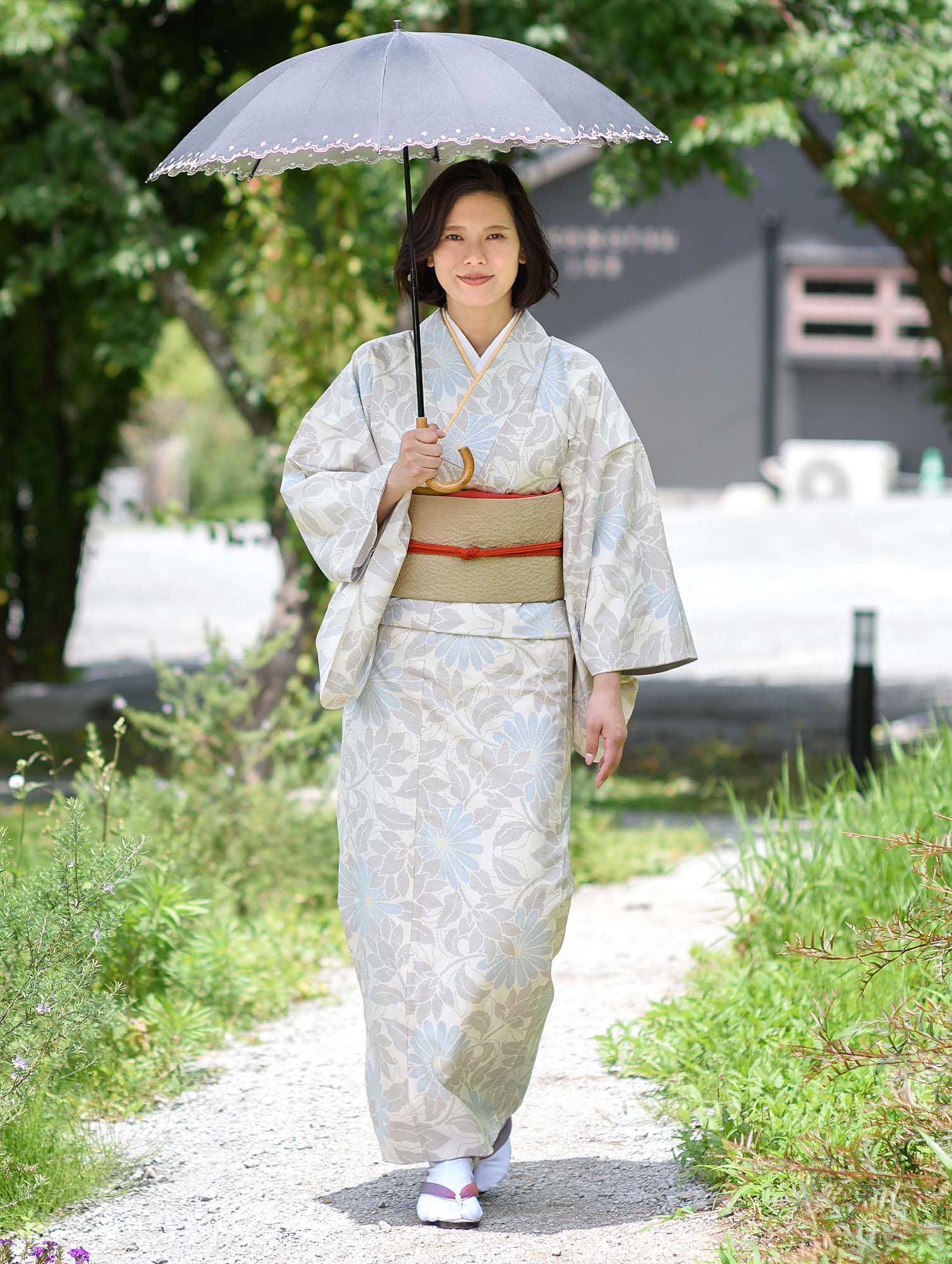 白大島紬 | 大島紬製品のご紹介 | 本場大島紬織物協同組合