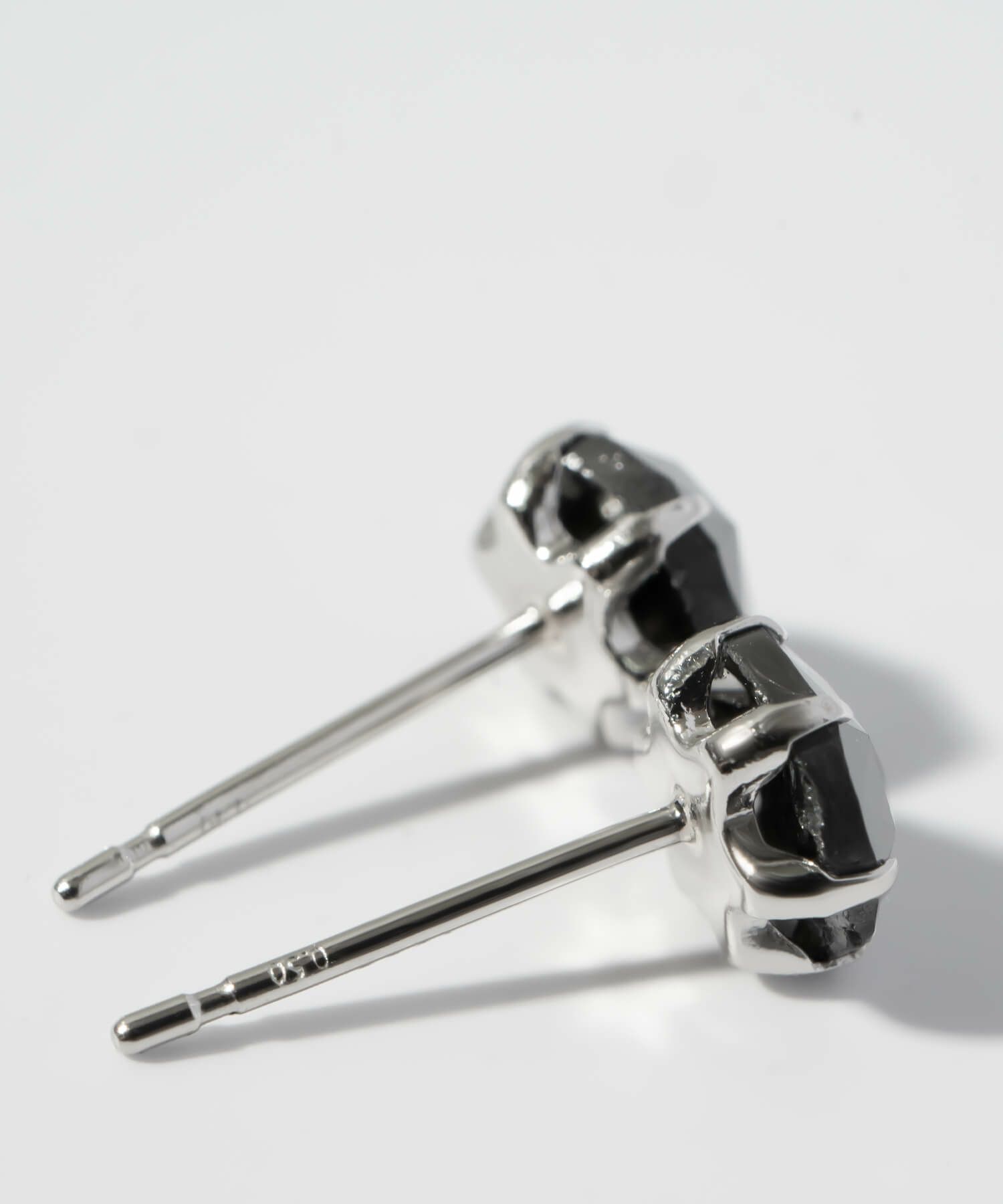 ブラックダイヤモンド ピアス プラチナ レディース メンズ 【rosa