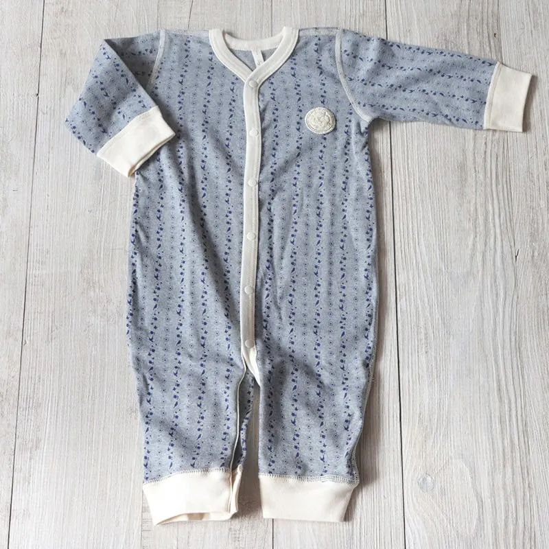 長袖ナチュラルプリントロンパースグレー 60/70サイズ | 出産祝い