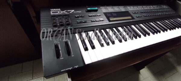 Yamaha DX7 II FD | Organ studio