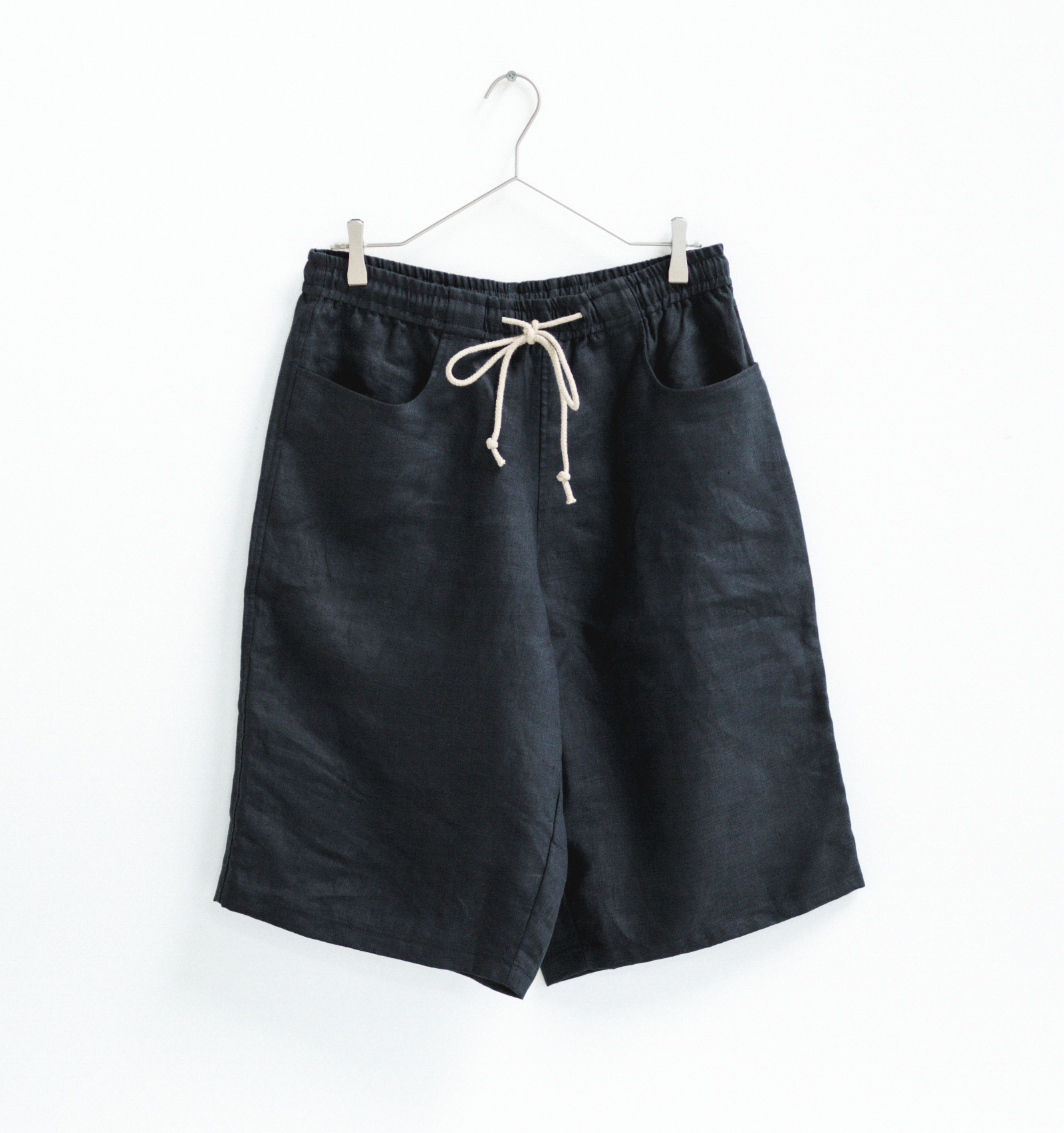 LOOSY: 6 ブラック (6分丈リラックスパンツ) | 【公式】工房織座