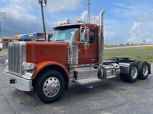 2026-peterbilt-589.1.jpg
