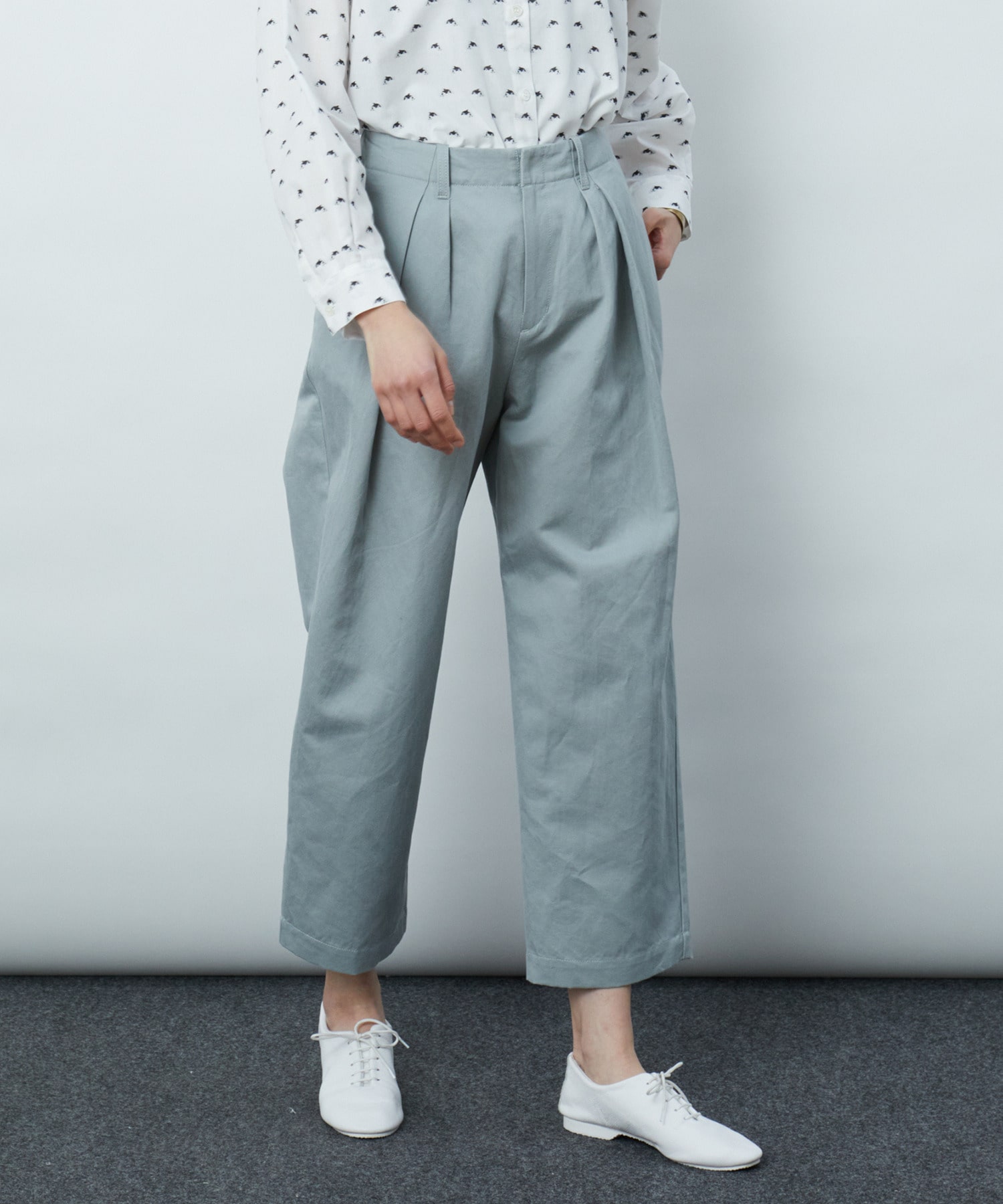 ハイカウントツイル2タックパンツ】｜【LOISIR(ロワズィール)】｜BIGI