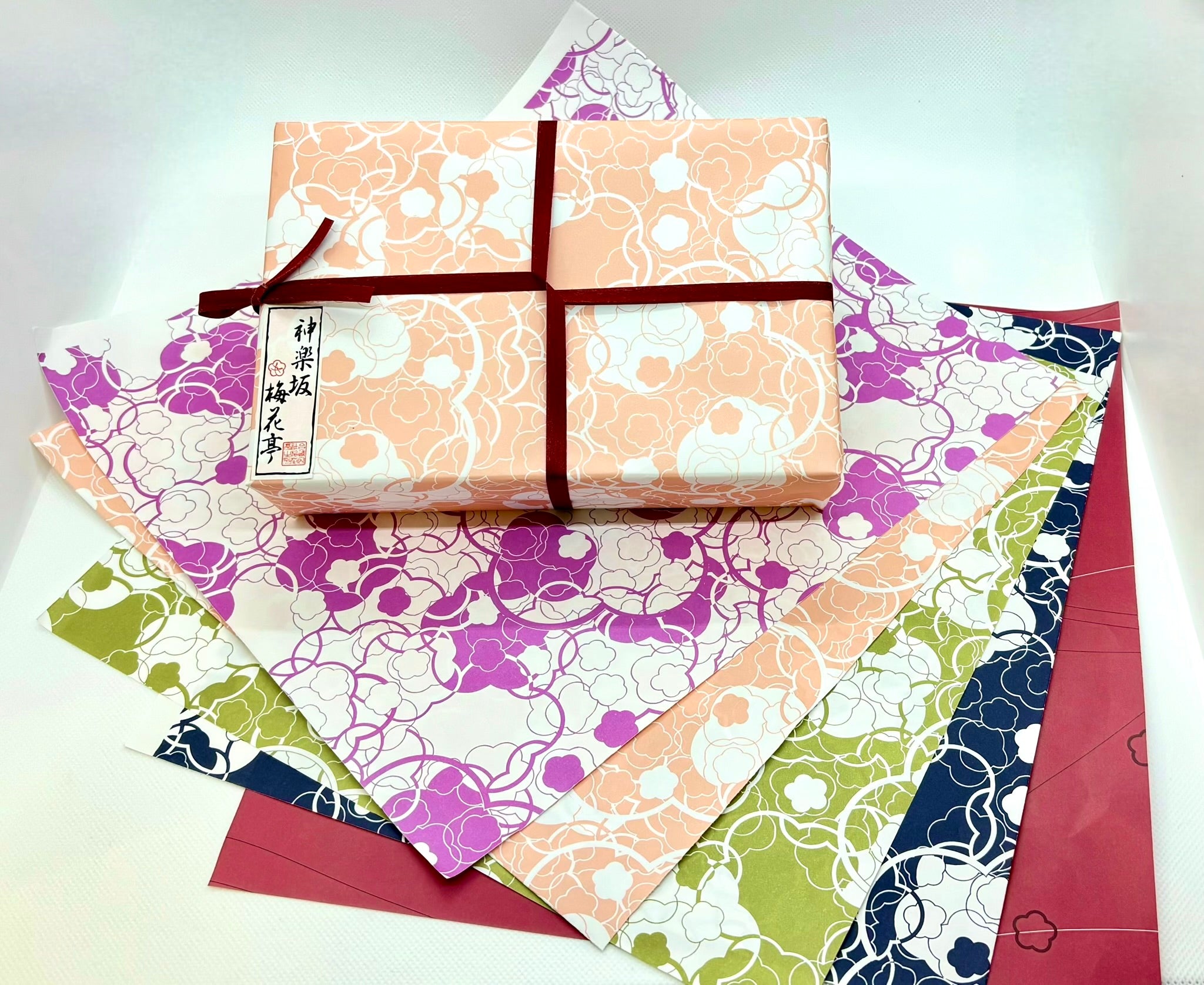 神楽坂 梅花亭 | 鮎の天ぷら最中と浮き雲のセット（大） – 一休.comお