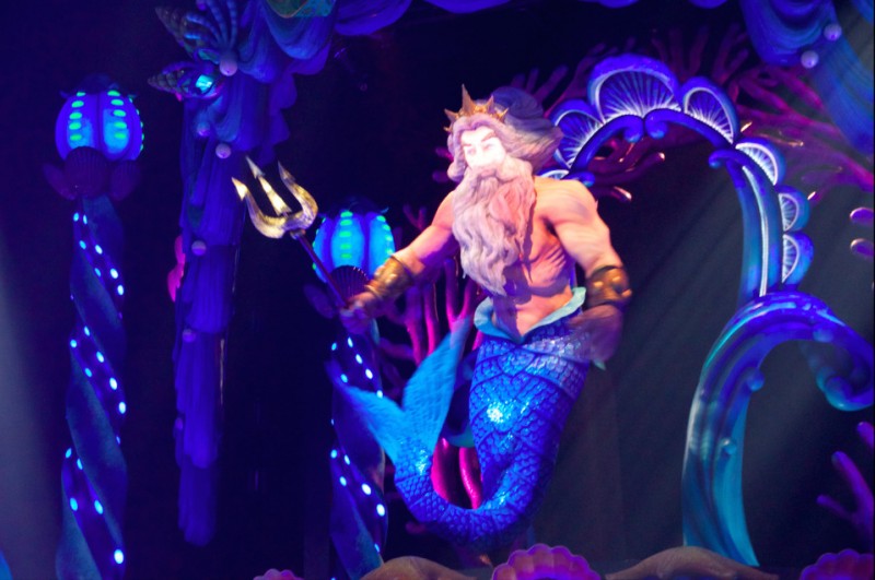 アリエルが360度泳ぎ回る！リニューアルした『マーメイドラグーン