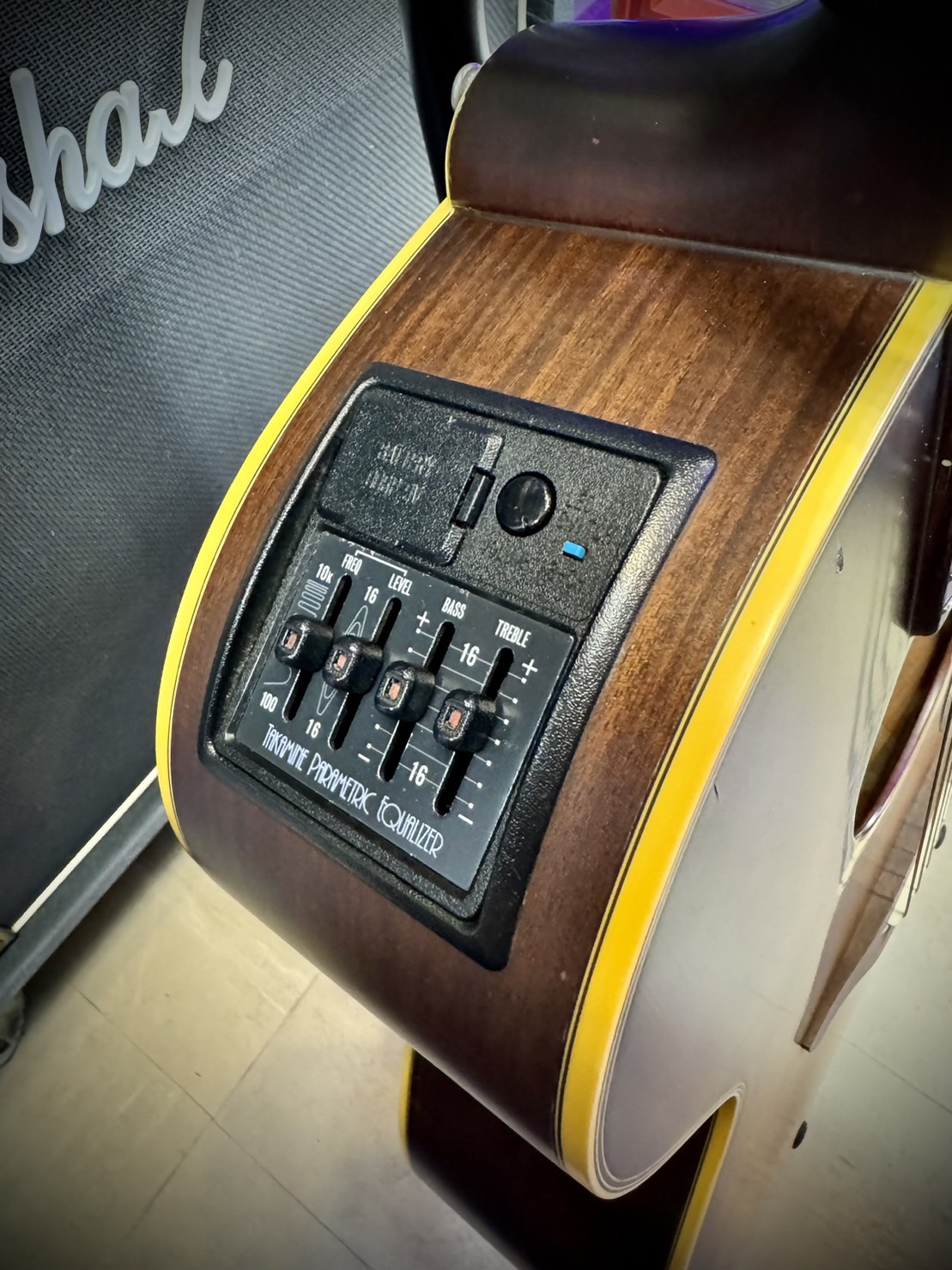 ＜楽器コーナー入荷情報＞希少な「赤プリ」タカミネ入荷🎸✨ | おた